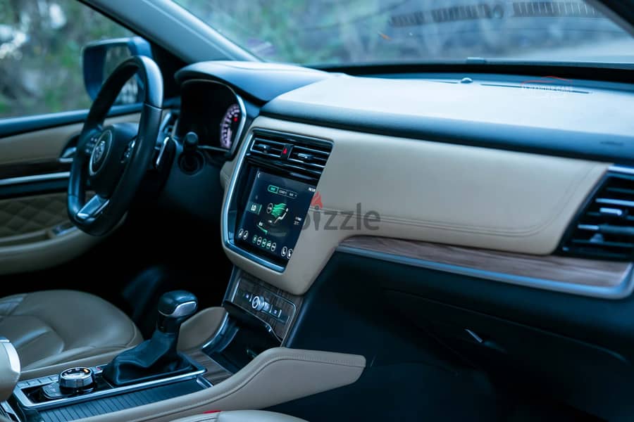 MG RX8 2021 Grey  7-Seater  Panoramic Roof  Agency  Warranty  Bahrain 13