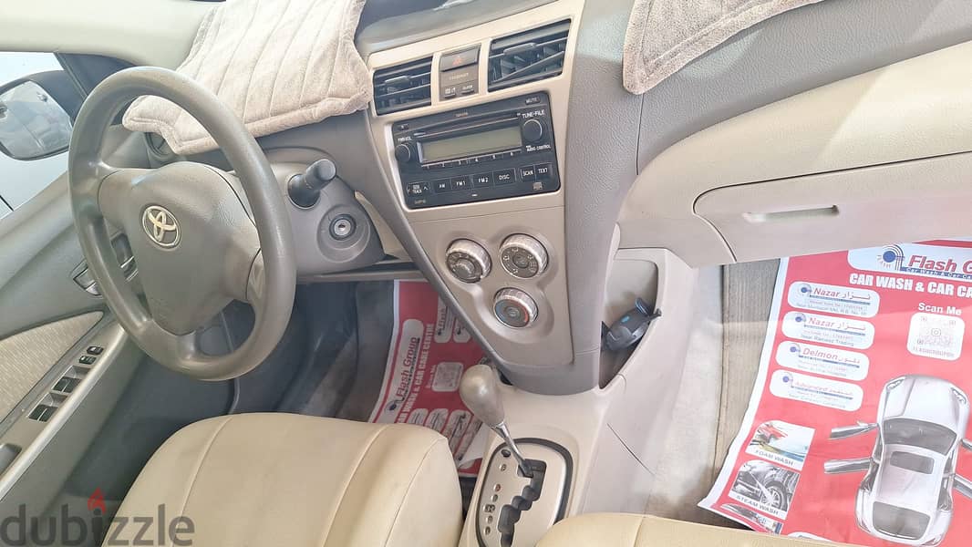 Toyota Yaris 2010 5