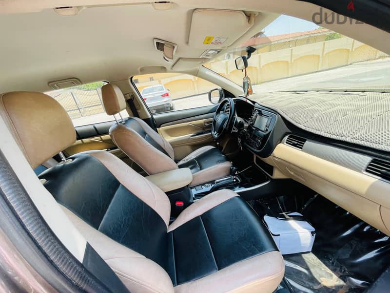 Mitsubishi Outlander 2017 model 7 seater for sale. . . 5