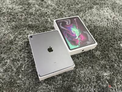 iPad Pro 11-inch (1st Generation) – 512GB Wi-Fi + Cellular