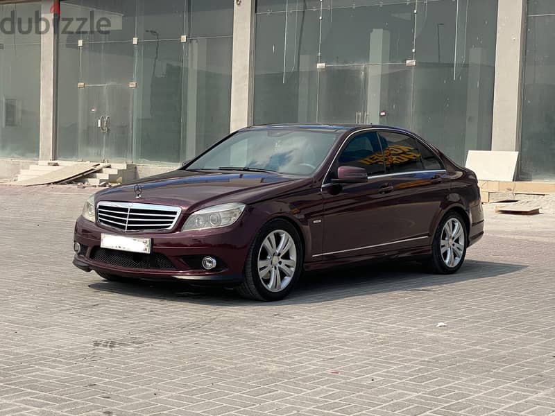 Mercedes-Benz C200 2009 Maroon 1