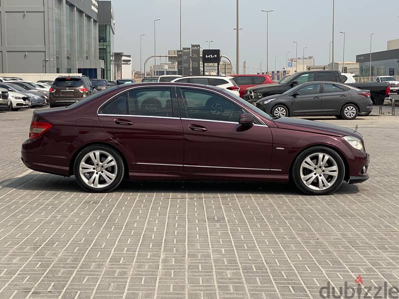 Mercedes-Benz C200 2009 Maroon 3