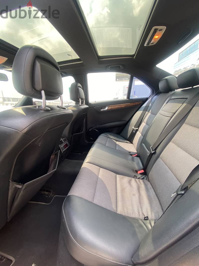 Mercedes-Benz C200 2009 Maroon 5