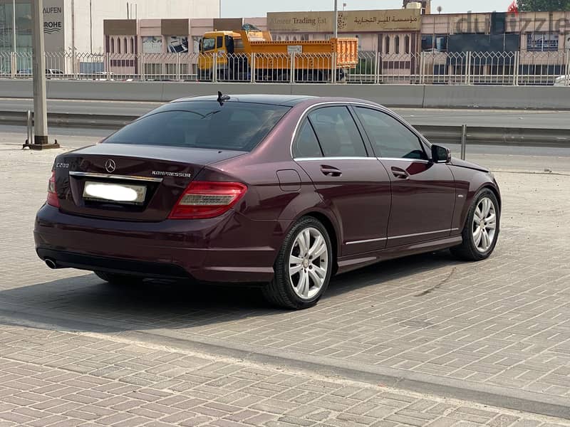Mercedes-Benz C200 2009 Maroon 7