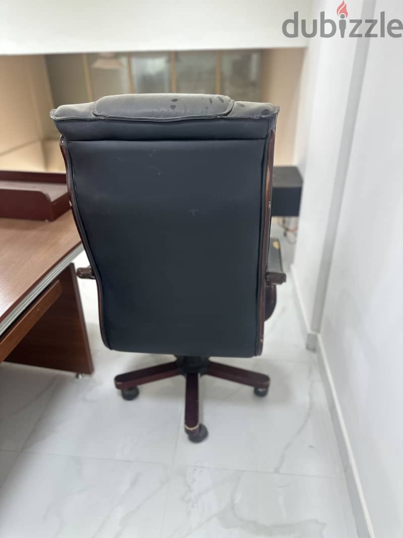 Office table sofa and chair 3