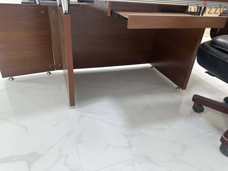 Office table sofa and chair 9