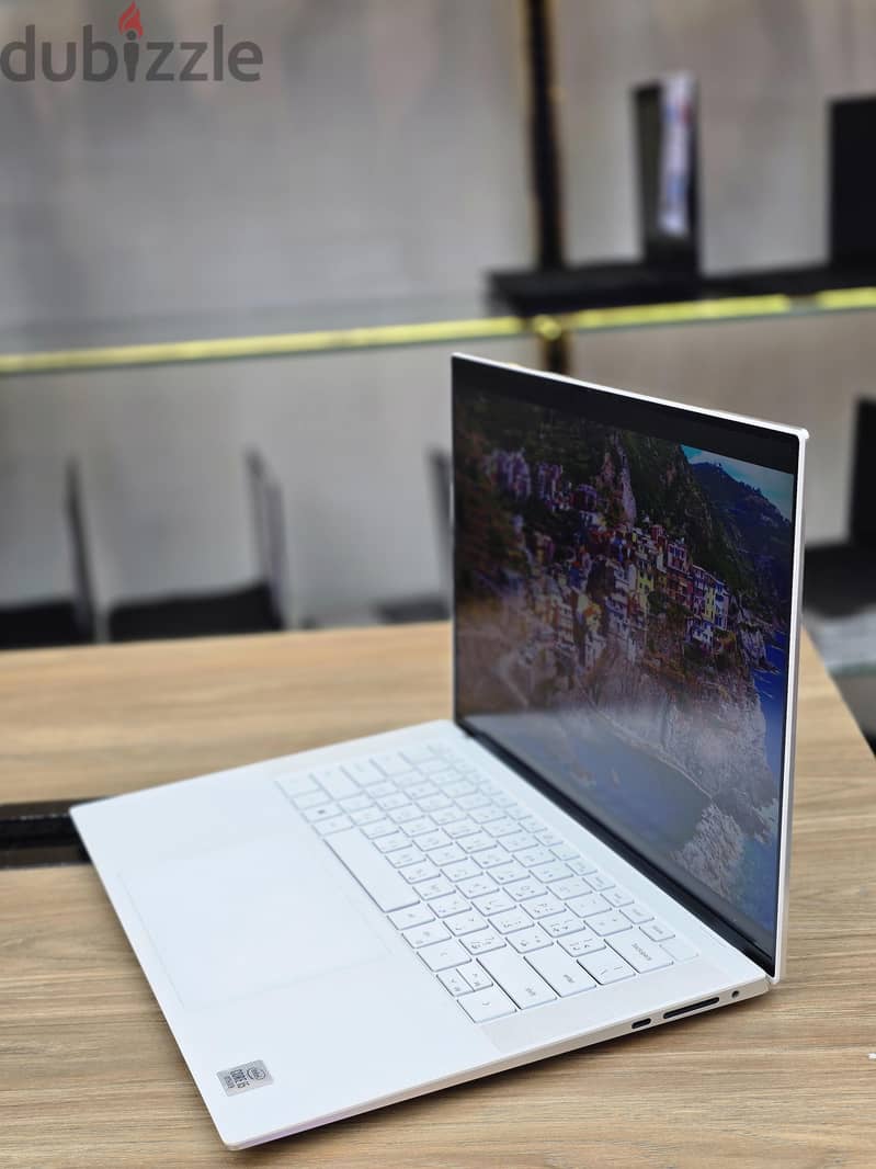 Dell XPS 15 9500 Core i5-10th Generation 3