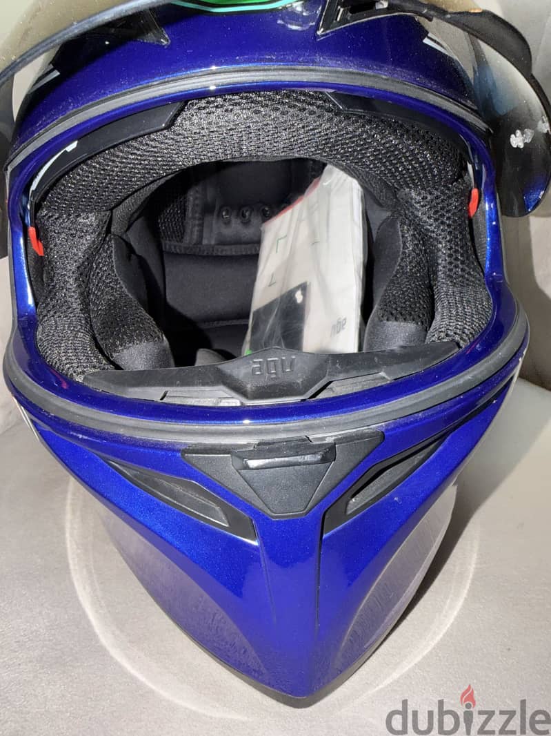 AGV K-3 SV Valentino Rossi – Vía Vía Edition  4