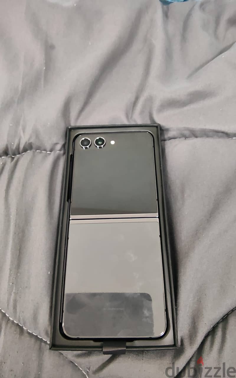 Samsung Z Flip 5 1
