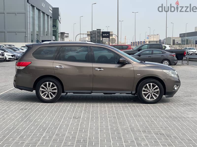 Nissan Pathfinder 2015 Grey 2