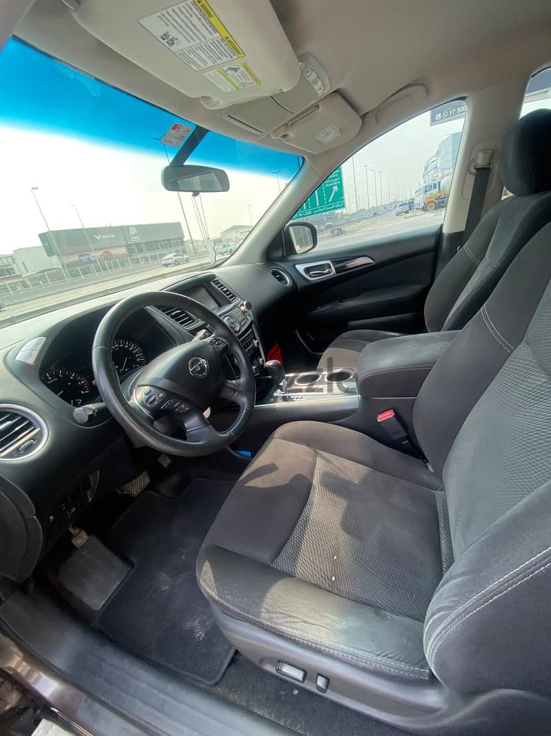 Nissan Pathfinder 2015 Grey 4
