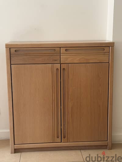Shoe cabinet