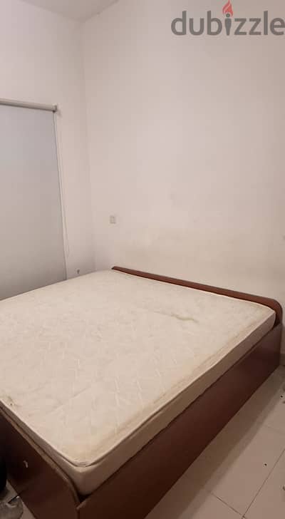Queen size bed with mattress
