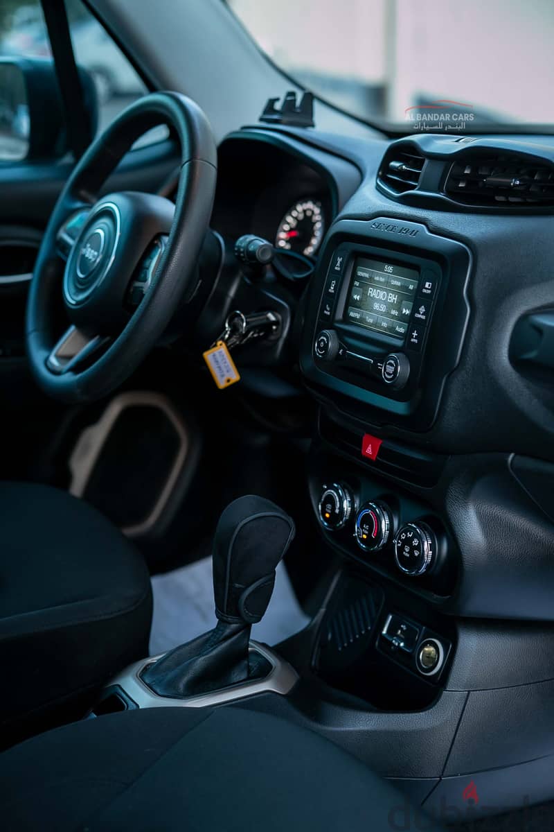 Jeep Renegade 2016 Black | Automatic | Budget Friendly SUV | Bahrain 13