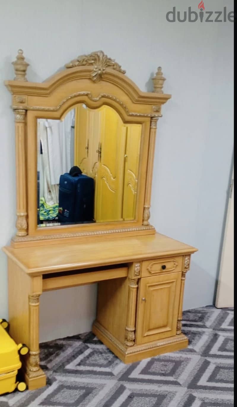 Dressing table For sale - Furniture - 105769298