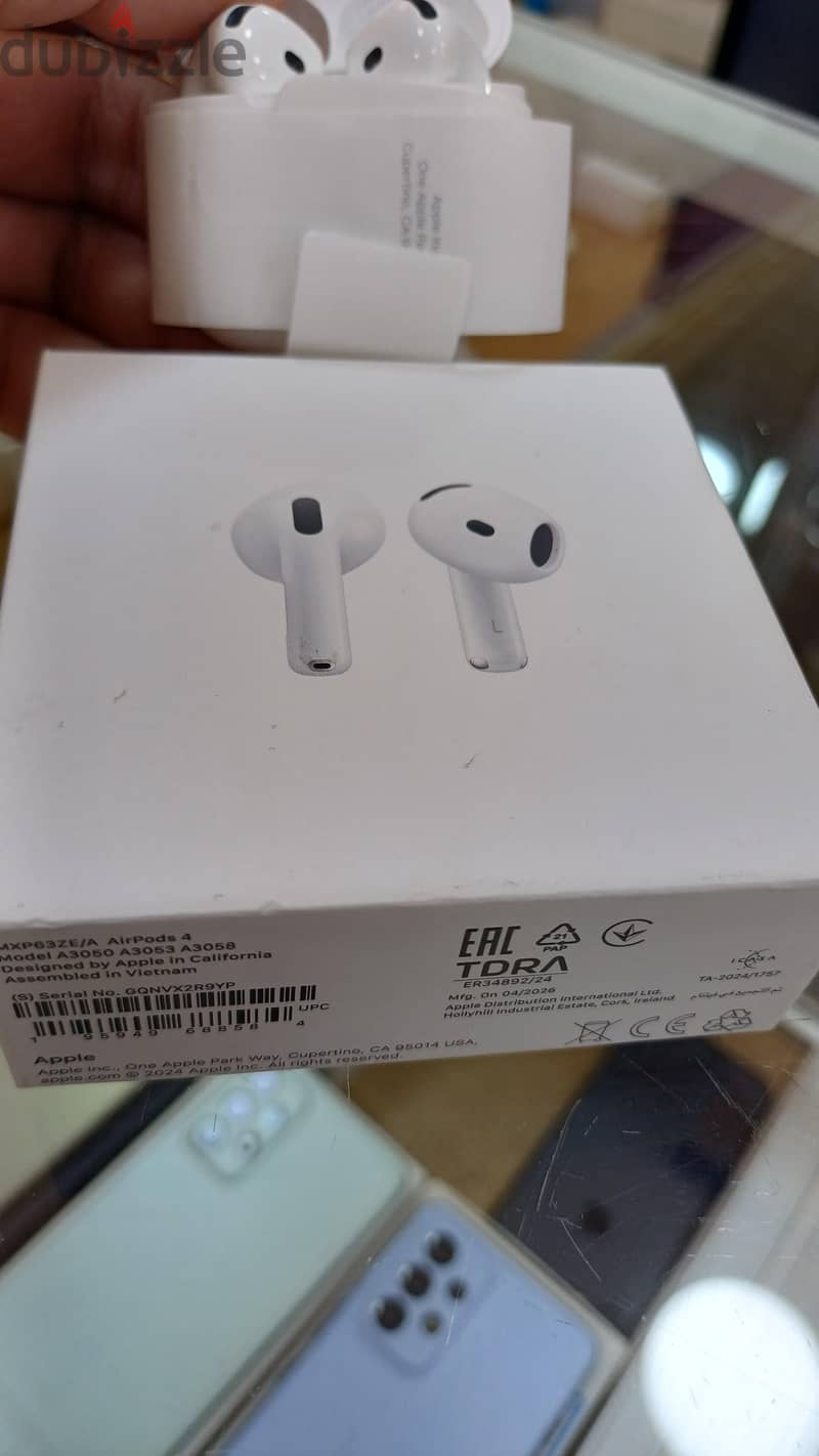 apple airpods 4 excellent condition only few days used 1