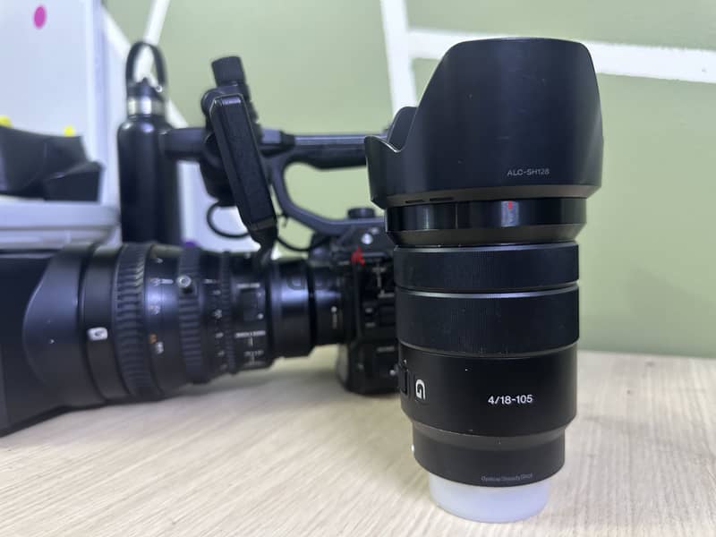 Sony FS5Mark 2 camera+FE pz 28-135 G OSSlens+18-105Glens 5