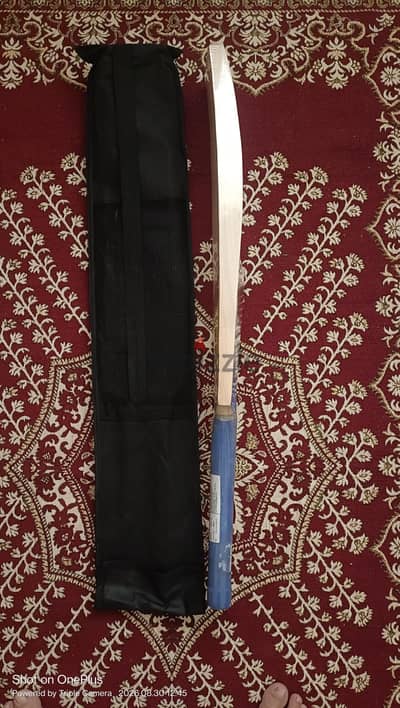CRICKET BAT FOR SALE URGENT