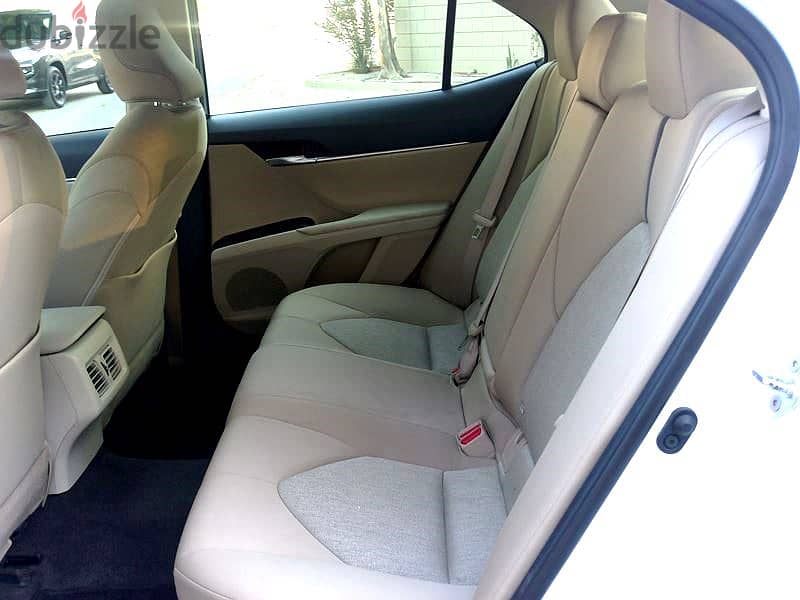 Toyota Camry GLE [2024] -Single use-Zero Accident @ Loan- Trade In 3