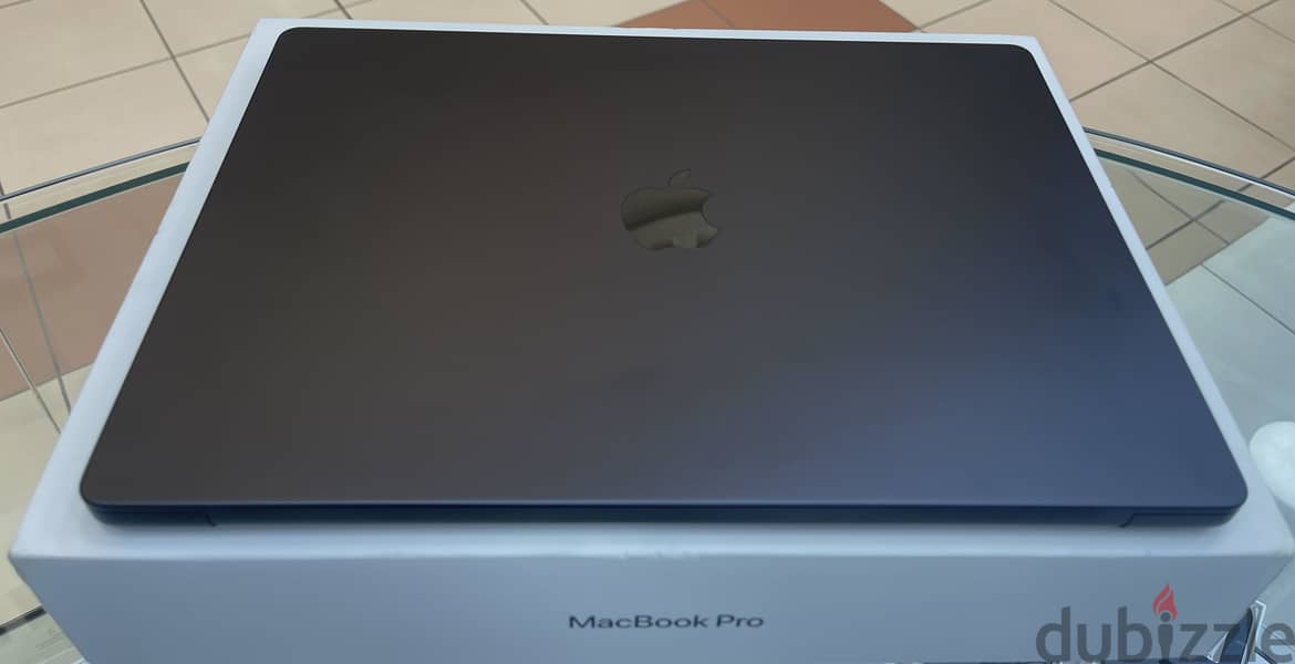 Used MacBook Pro 16inch M5 Max 36GB 2TB 2