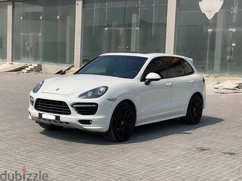 Porsche Cayenne GTS 2014 White 1