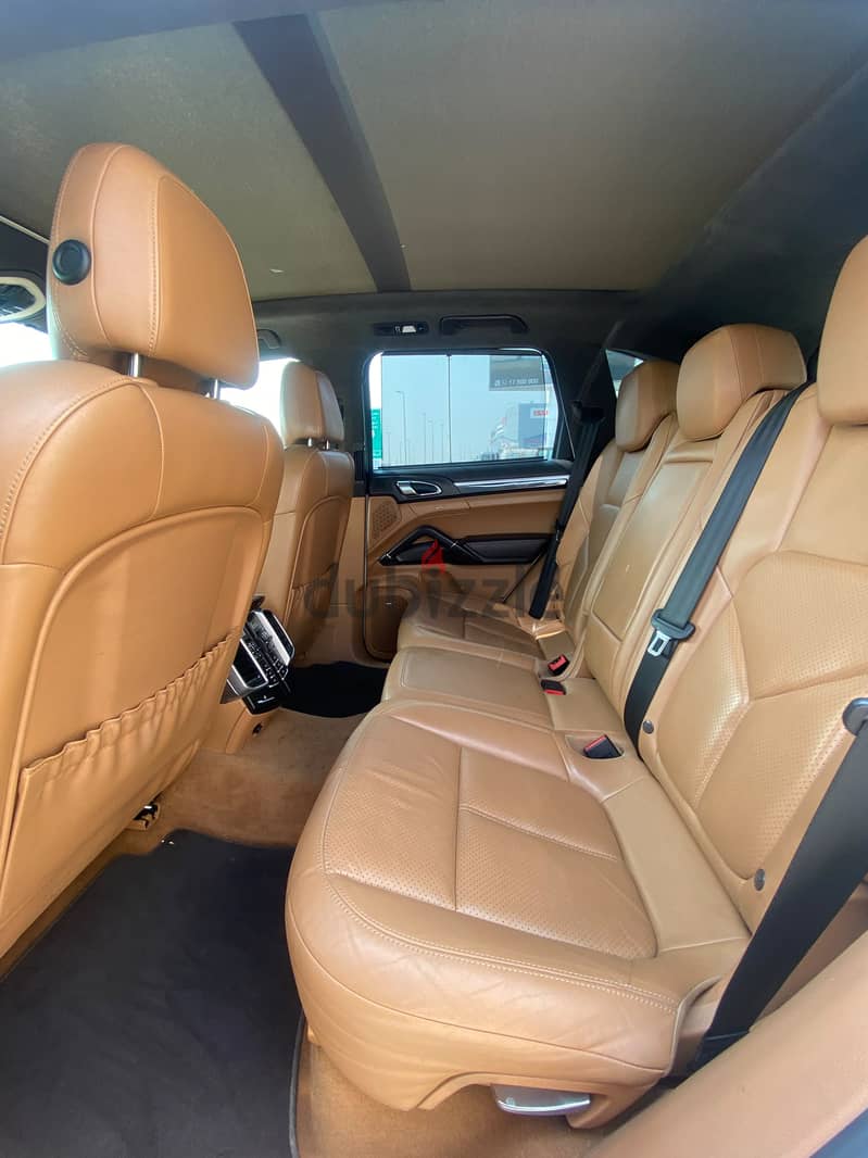 Porsche Cayenne GTS 2014 White 5
