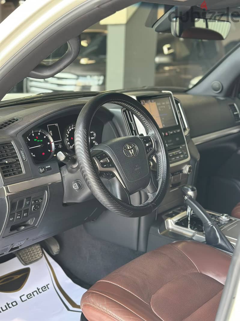 TOYOTA LAND CRUISER VX. S 5.7 2016 PEARL 7