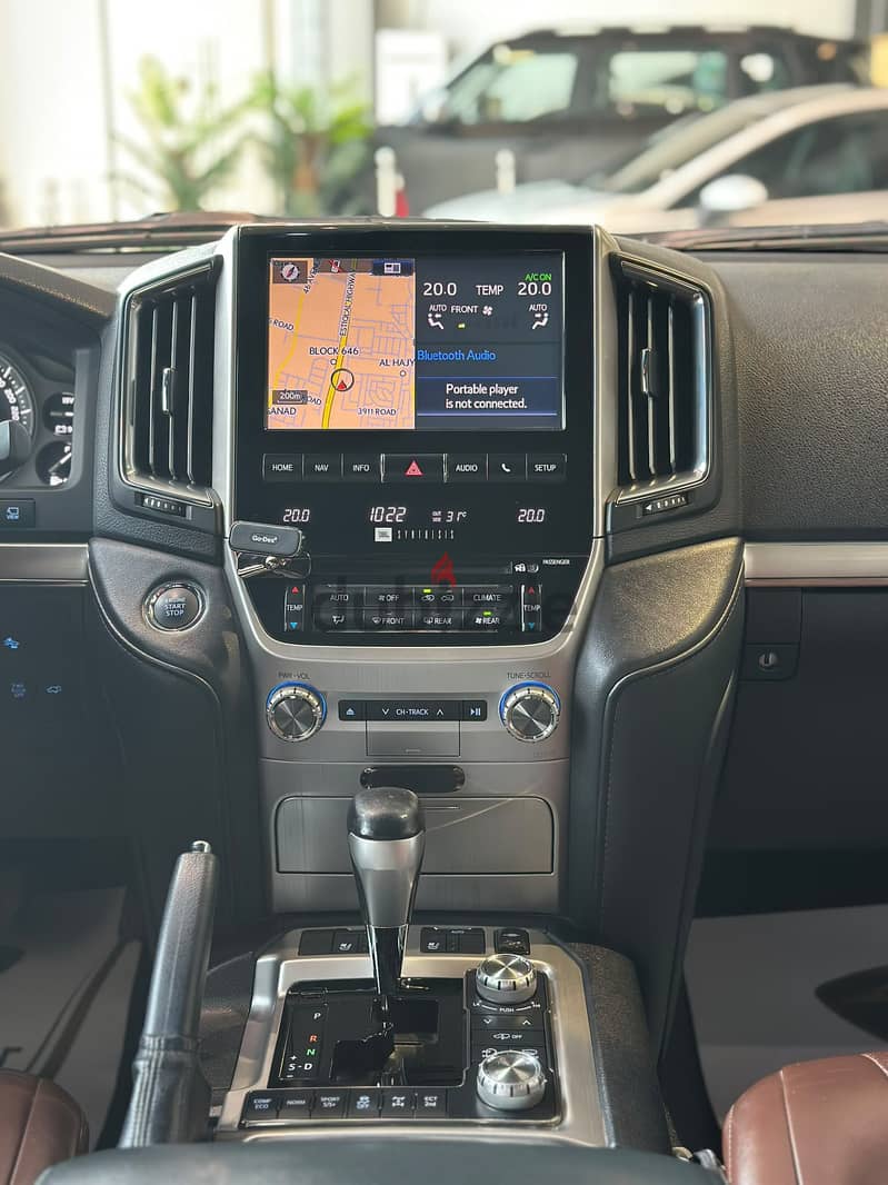 TOYOTA LAND CRUISER VX. S 5.7 2016 PEARL 10