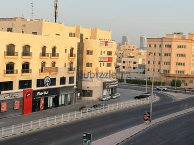 Bed Space for Ladies 35 In Zinj,Pizza Hut signal