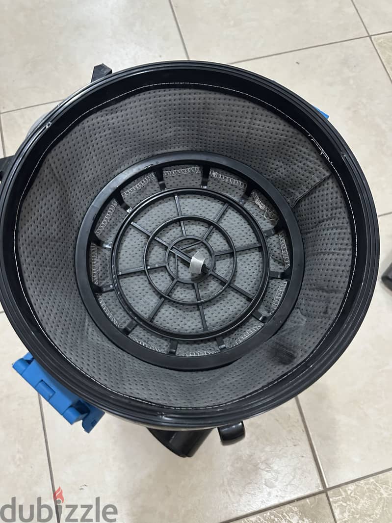 Bissel vacuum cleaner 200w 3
