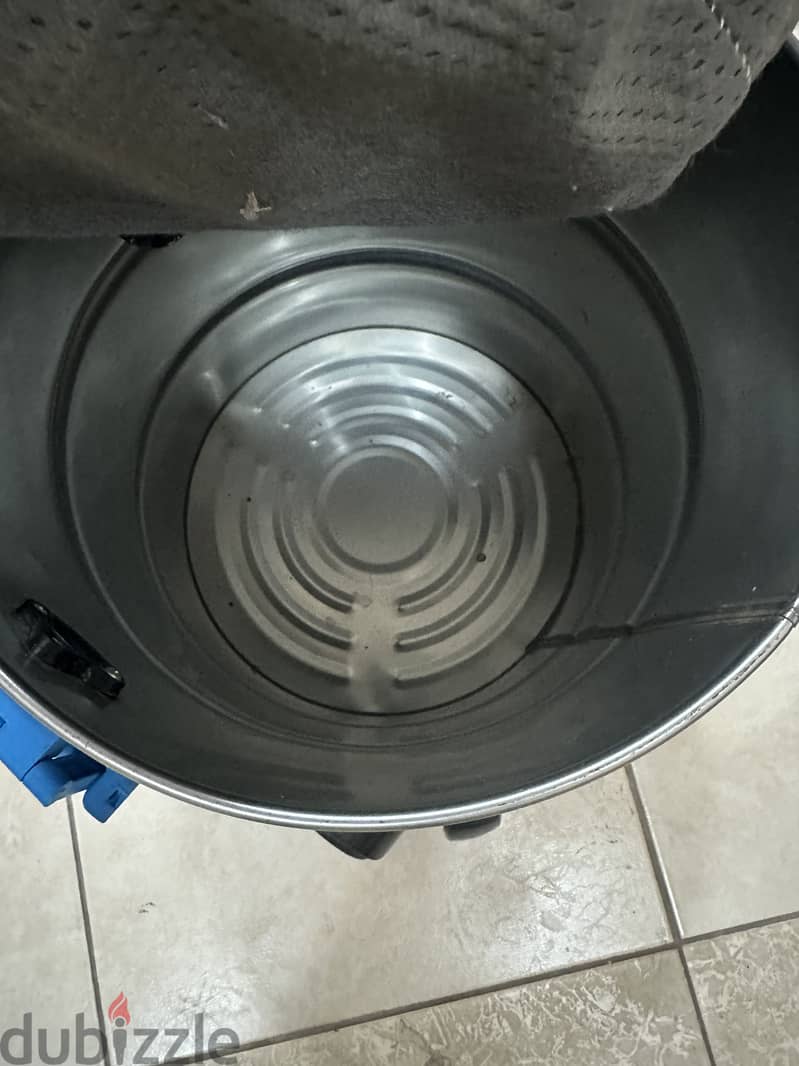 Bissel vacuum cleaner 200w 4