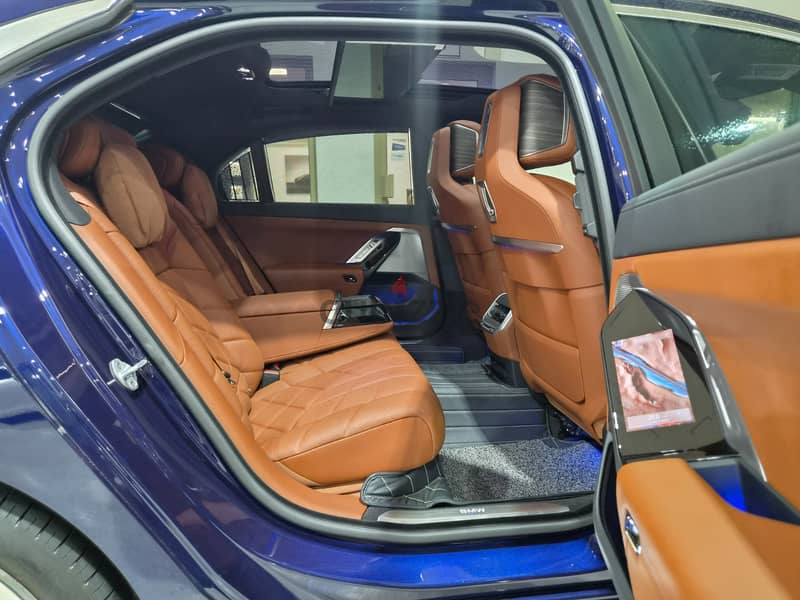 BMW 740i 2025, 13,000 Kms 13