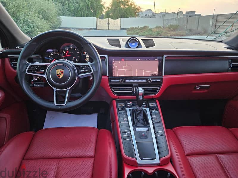 Porsche Macan 2020 accident free car 10