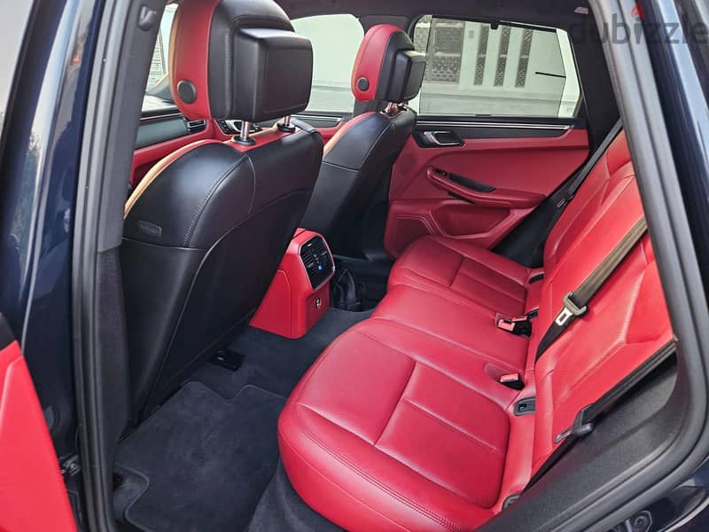 Porsche Macan 2020 accident free car 13