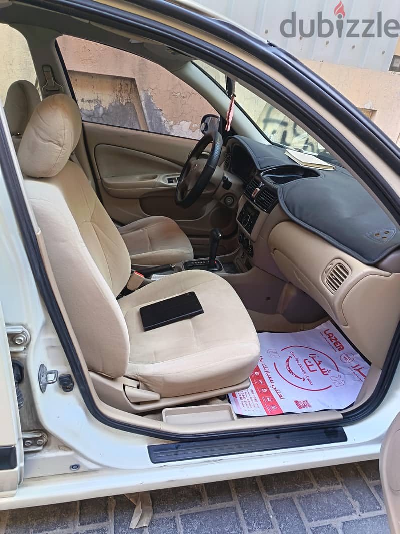Nissan Sunny 2010 4