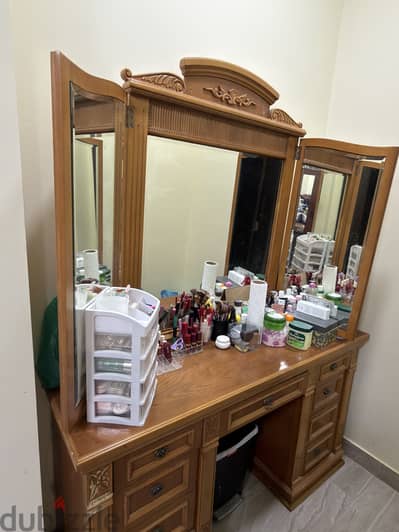 dressing table