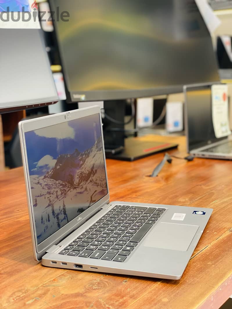 Dell Latitude 5330 Core i7-12th Generation with Touch Screen 3