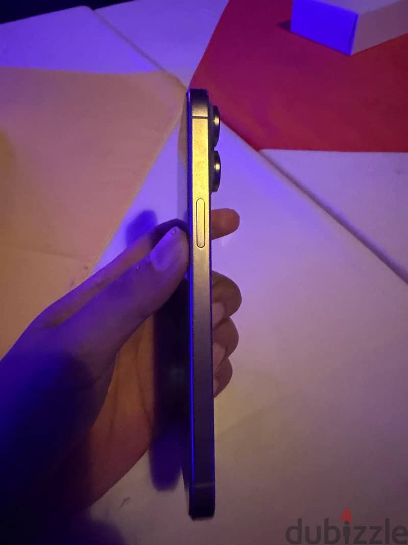 iPhone 15 Pro Max very good condition 6