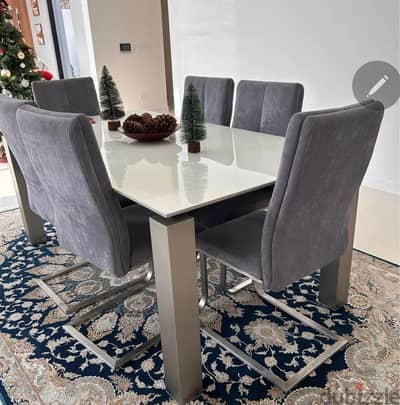 6 seater Dinning Table with Chairs