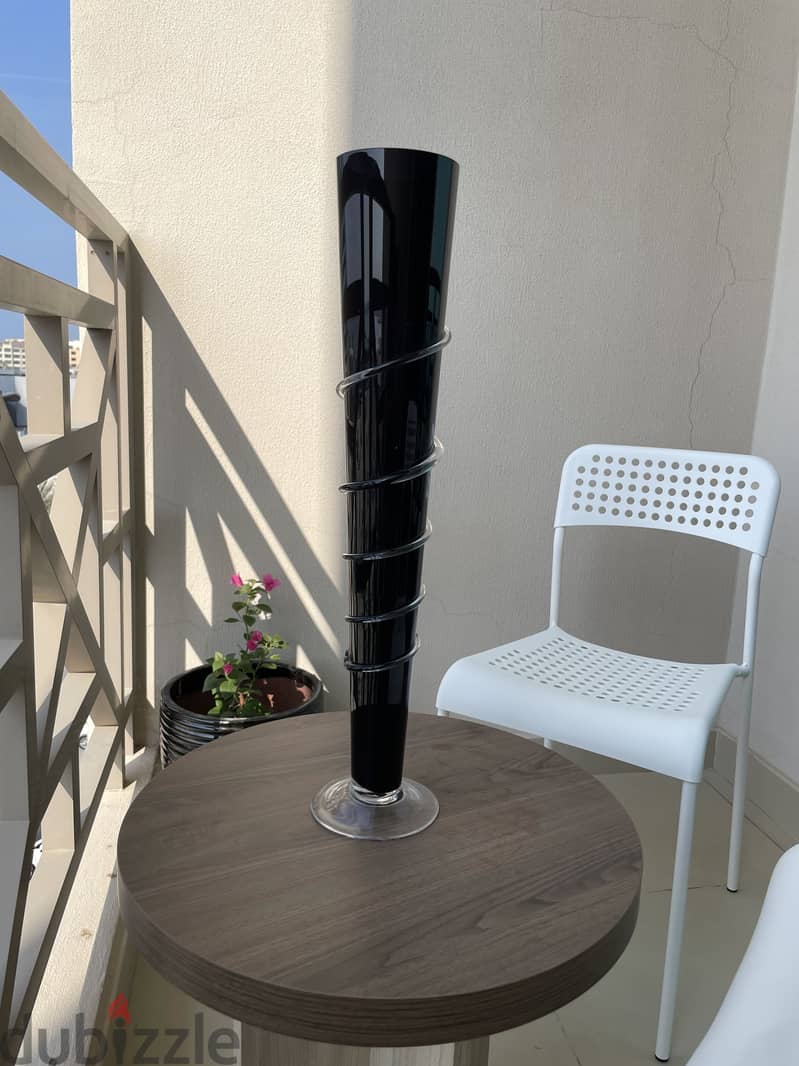 Black glass vase 3