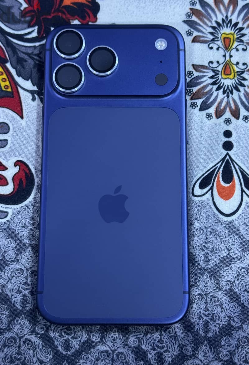 Apple - iPhone 17 Pro Max 1