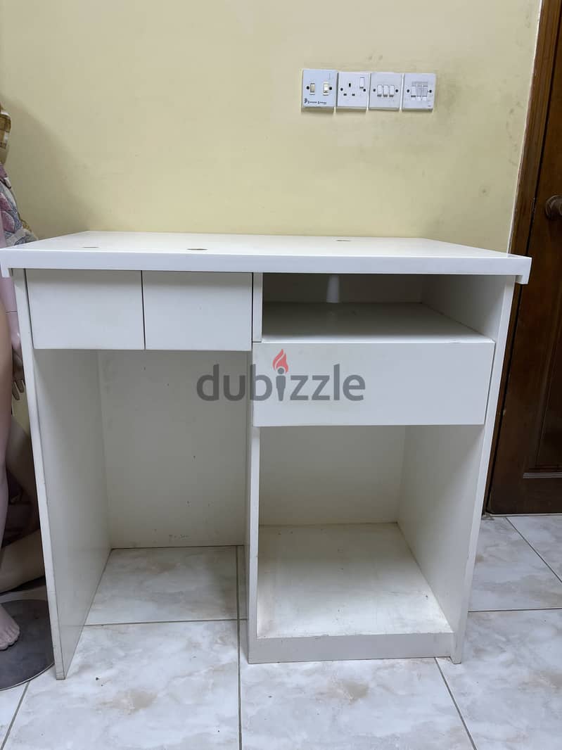 Selling fabrics, tables, stands, and clothing store supplies 1