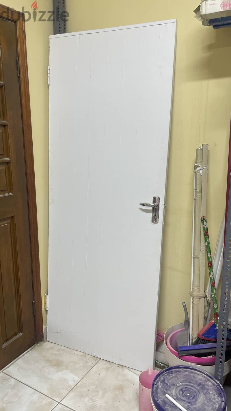 Selling fabrics, tables, stands, and clothing store supplies 2