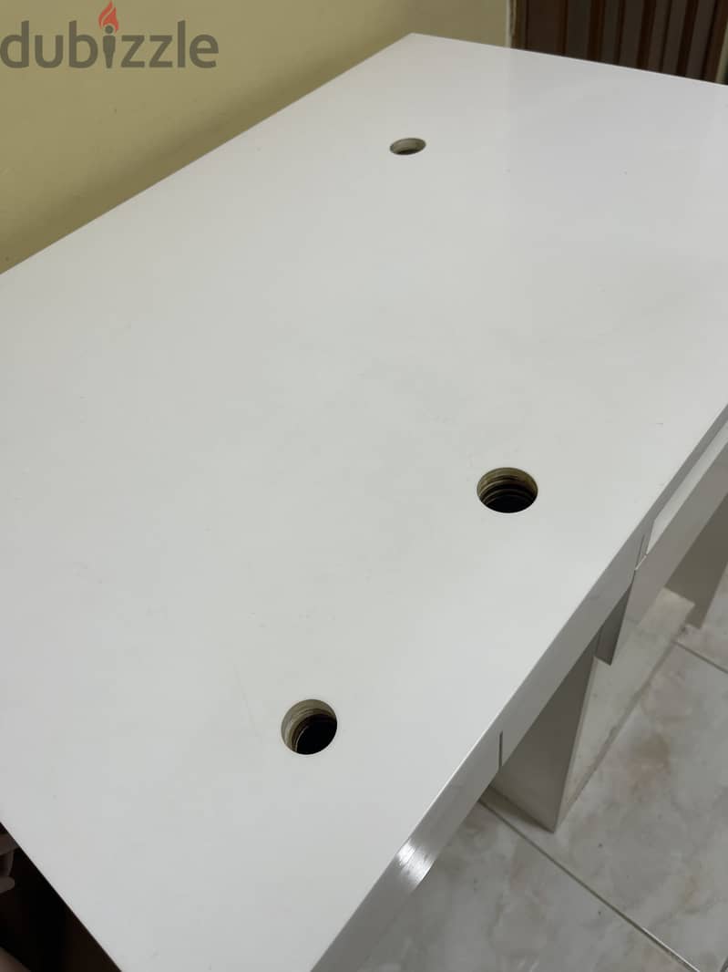 Selling fabrics, tables, stands, and clothing store supplies 4
