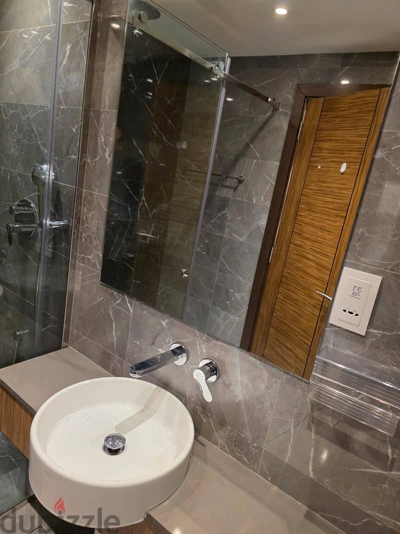 استديو للايجار اطلاله بحرية Studio apartment for rent with a sea view 5