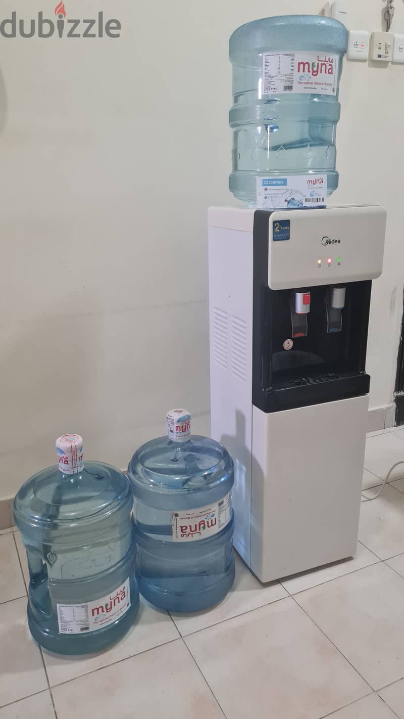FOR SALE: MIDEA HOT & COLD WATER DISPENSER + 3 MYNA WATER BOTTLES 4