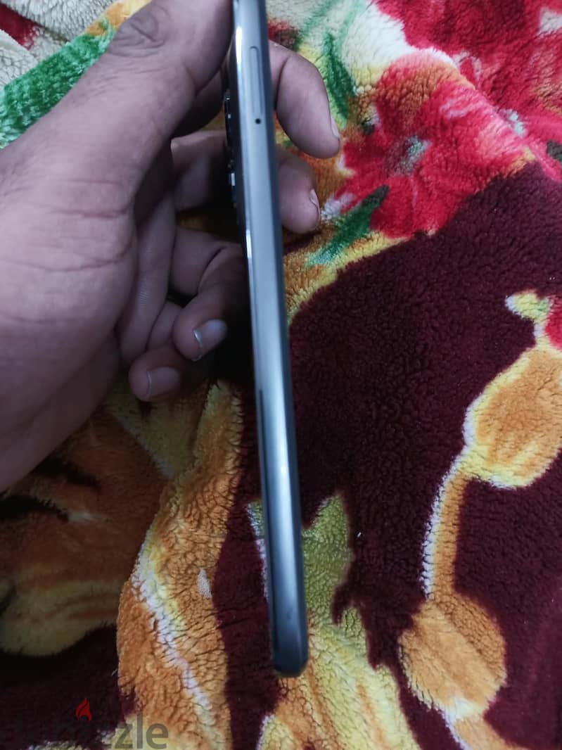 Motorola Moto G77 2