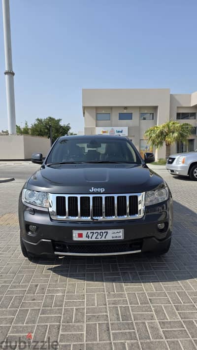 FOR SALE: 2011 Jeep Grand Cherokee 4x4 - Full Option - V8*