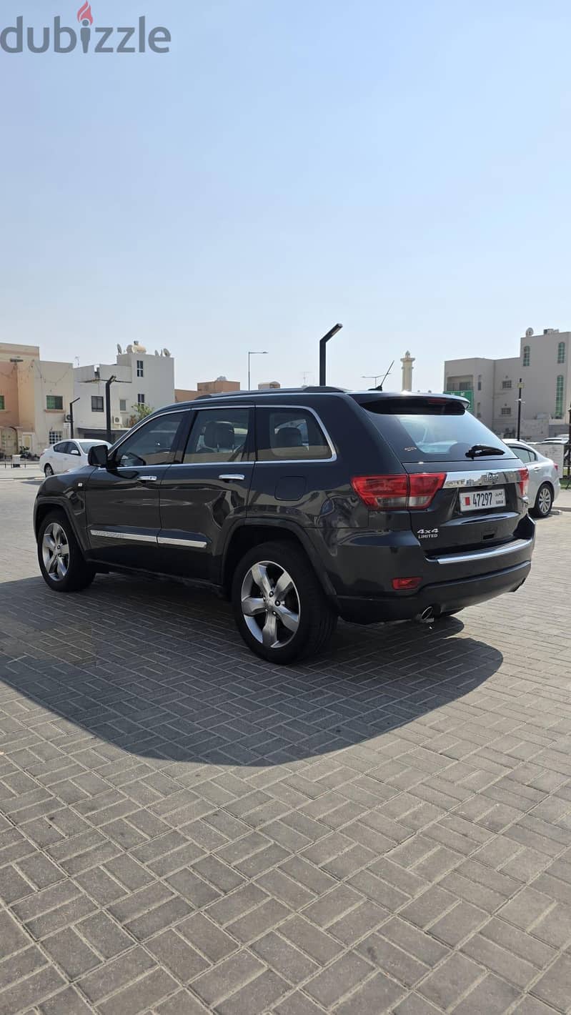 FOR SALE: 2011 Jeep Grand Cherokee 4x4 - Full Option - V8* 2
