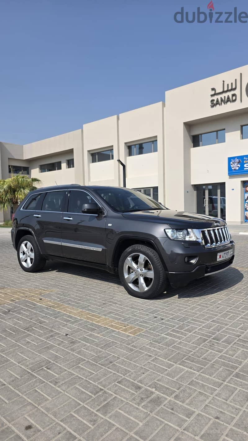 FOR SALE: 2011 Jeep Grand Cherokee 4x4 - Full Option - V8* 3